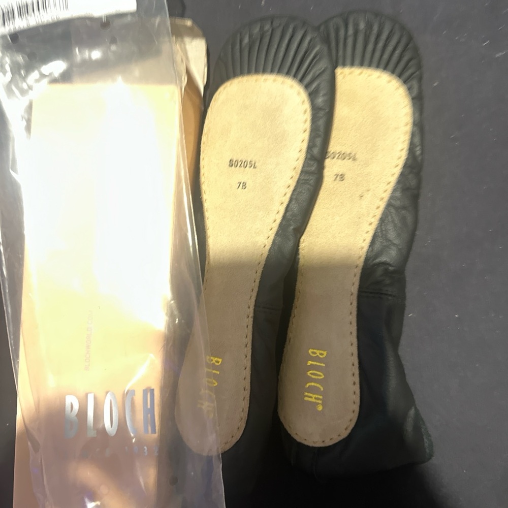 Bloch Black Flats Comfortable Loafers